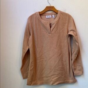 D&CO. TAN SWEATER SIZE SMALL